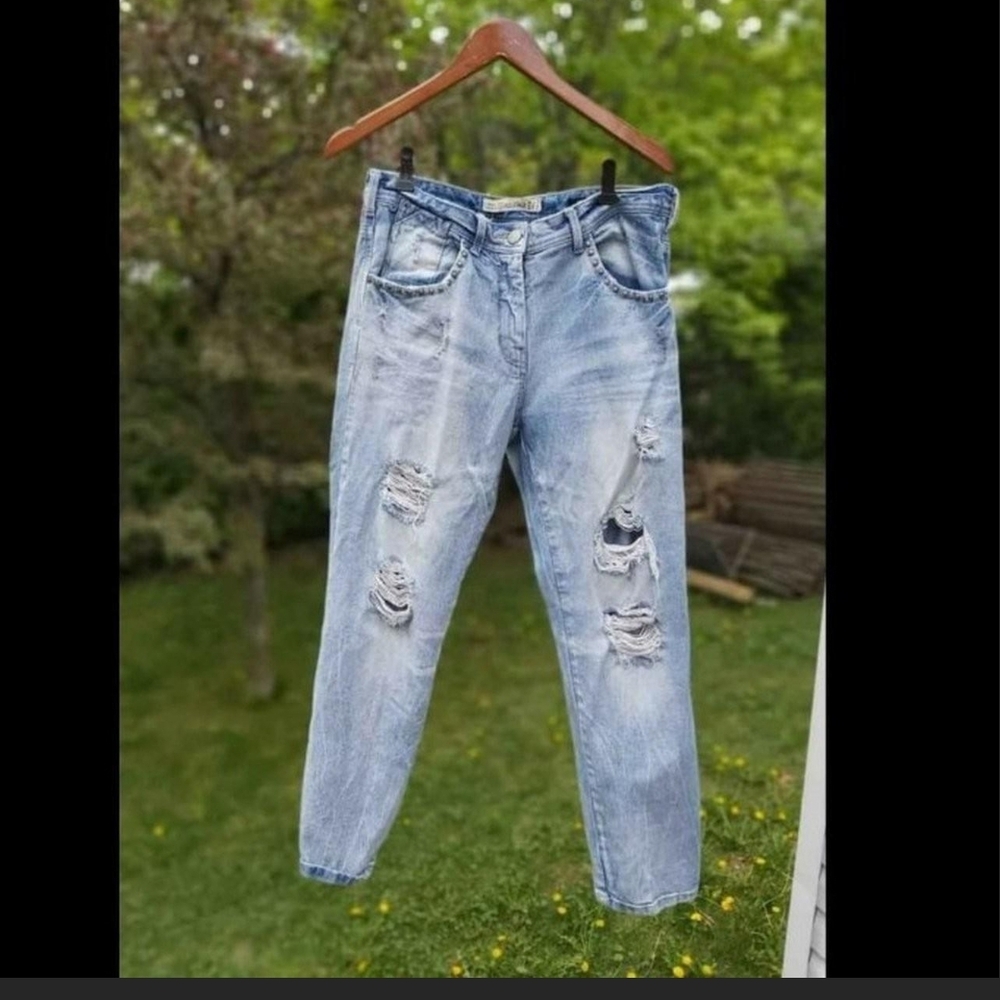 Distressed Light Blue Women's Jeans